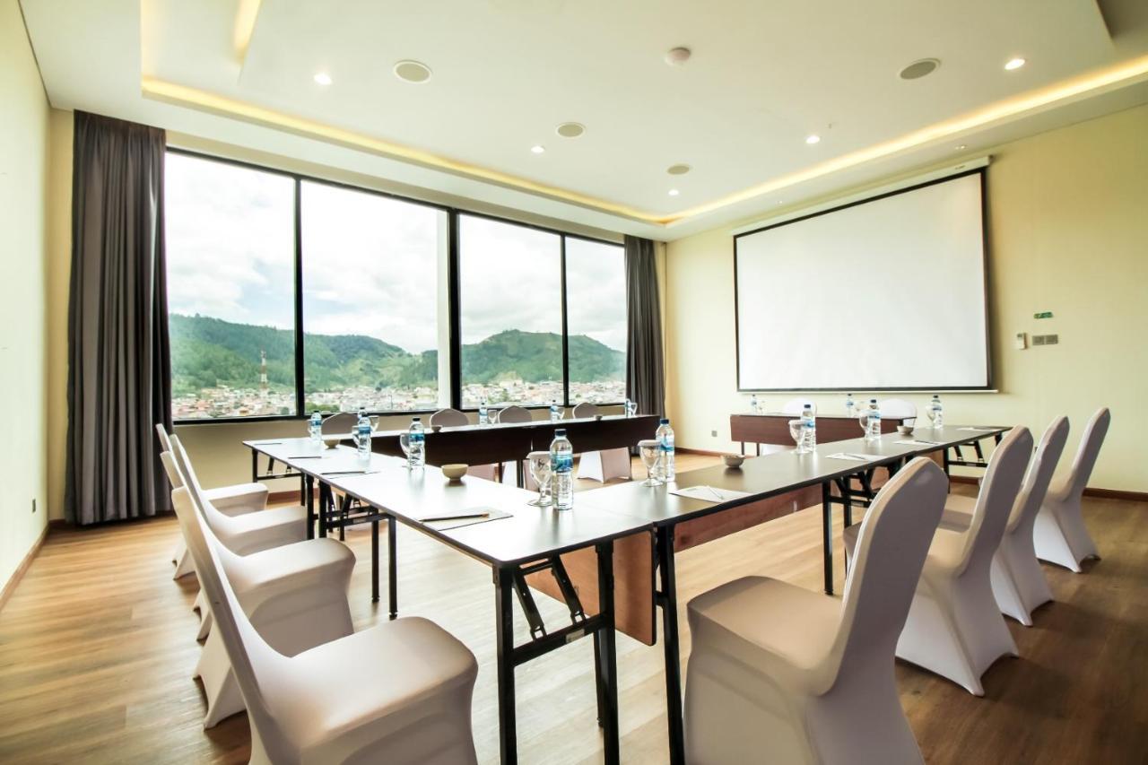 Parkside Gayo Petro Hotel Takengon Zewnętrze zdjęcie
